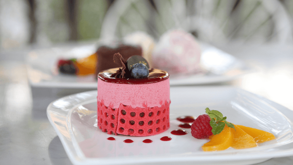 Why No Mousse Strawberry And Vanilla Cake is so popular