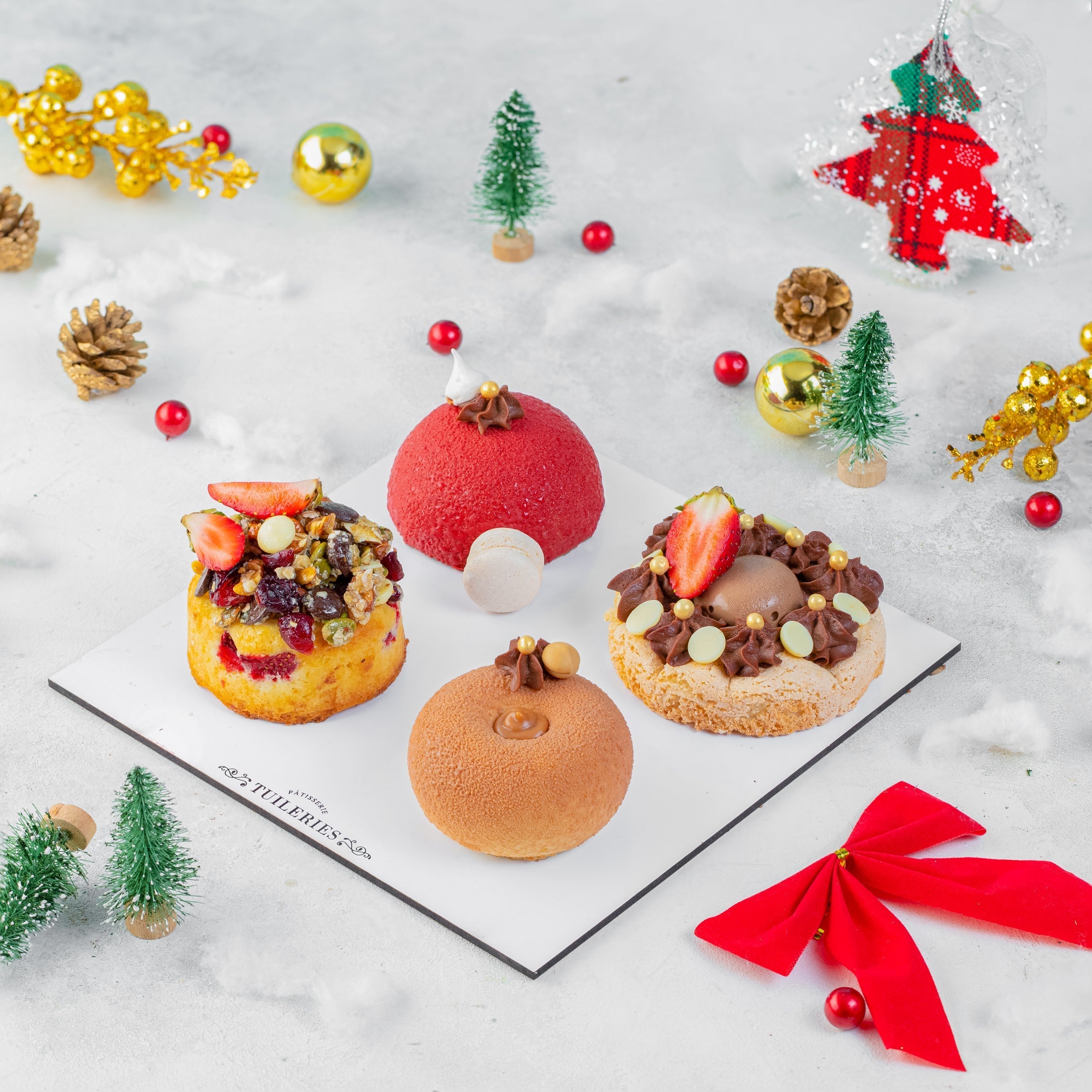 Christmas gifts cake in Delhi NCR