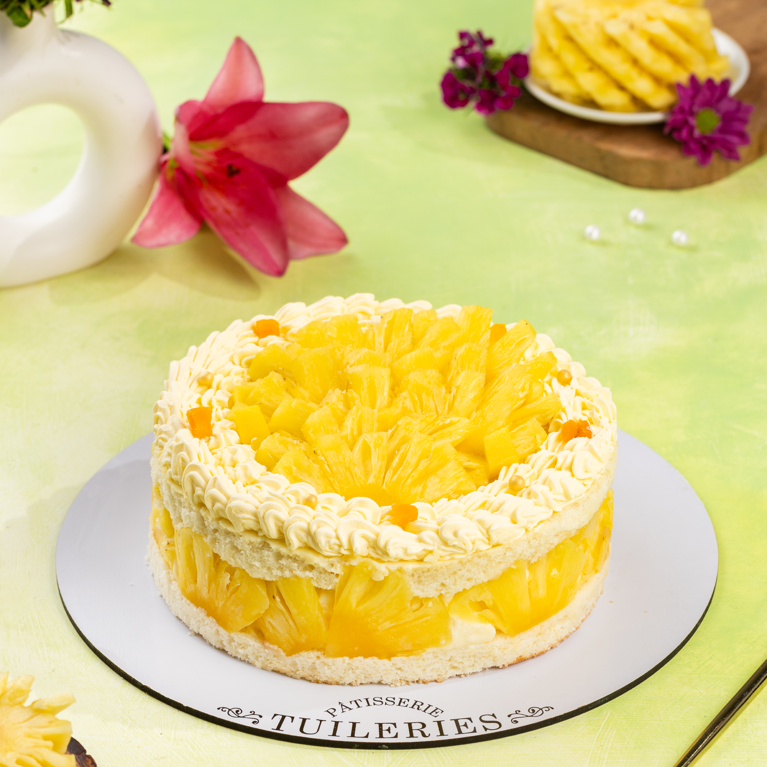 Tuileries Ananas Gâteau (Fresh Pineapple Cake) (1000-1100 grams)