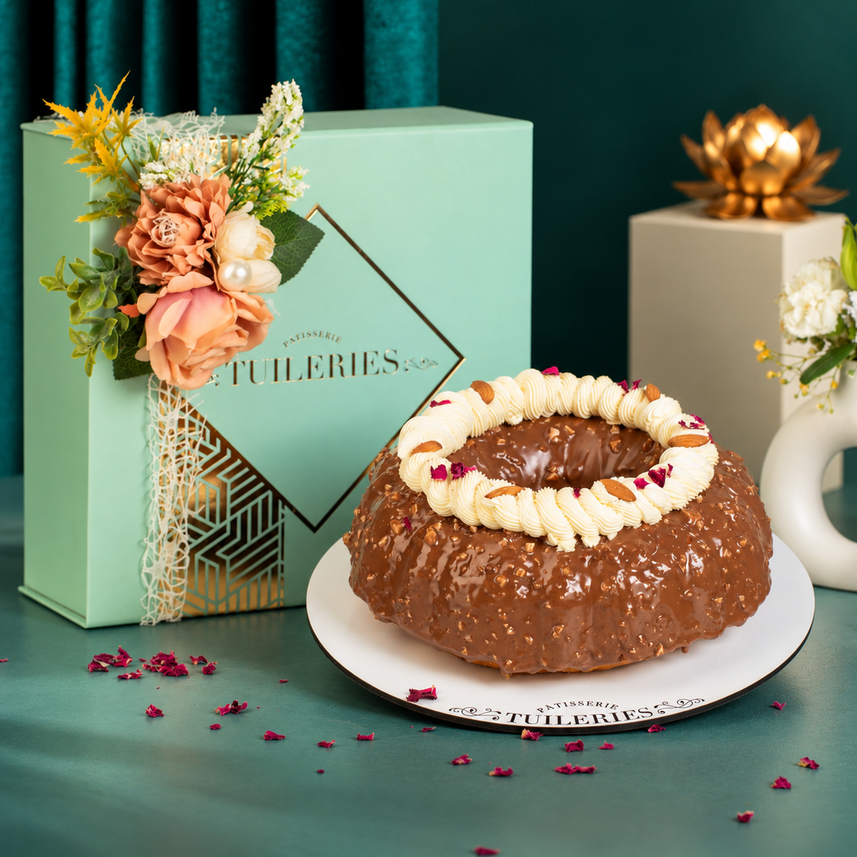 Tuileries Mawa Cake Hamper