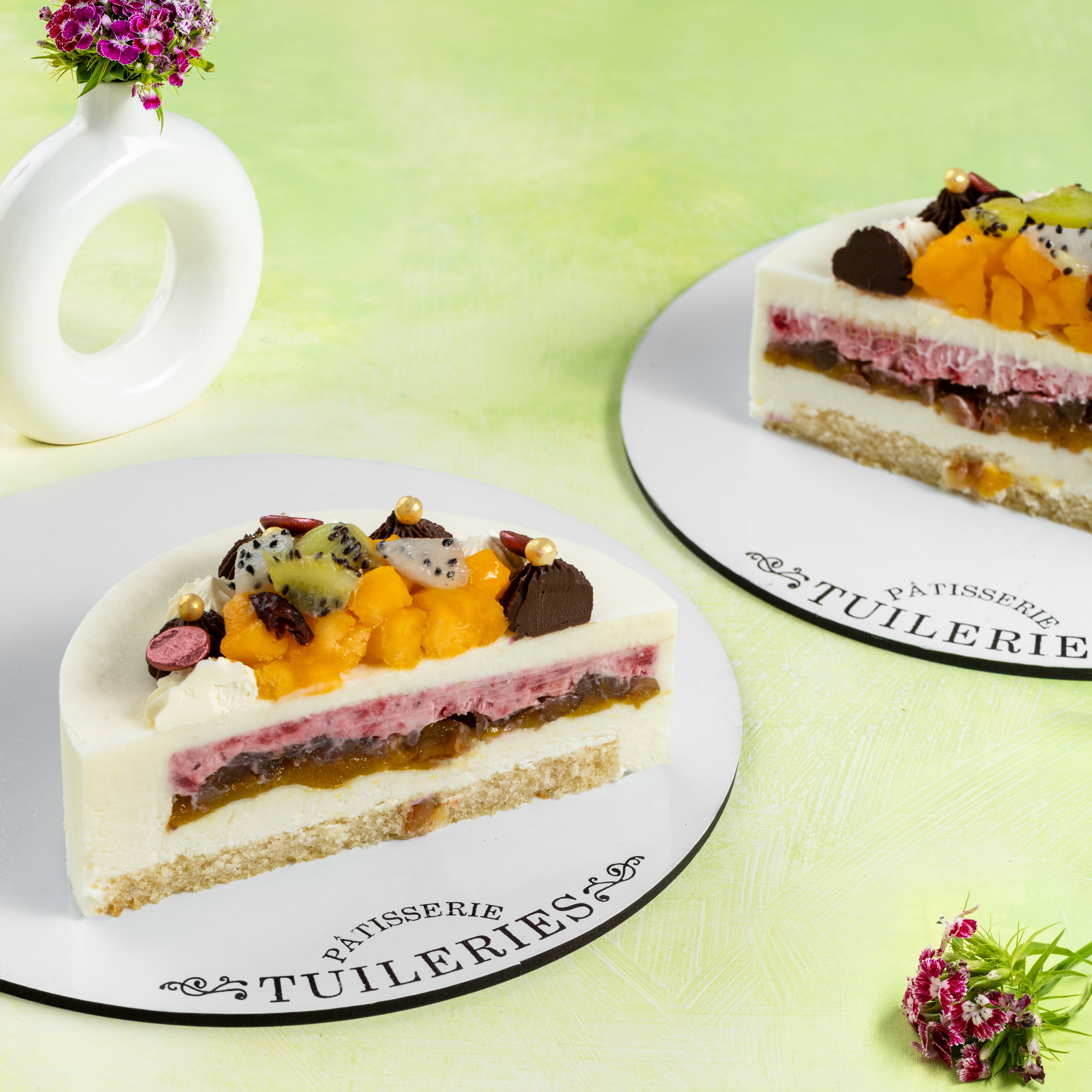 Eggless Summer Bliss Entremet (500 grams)