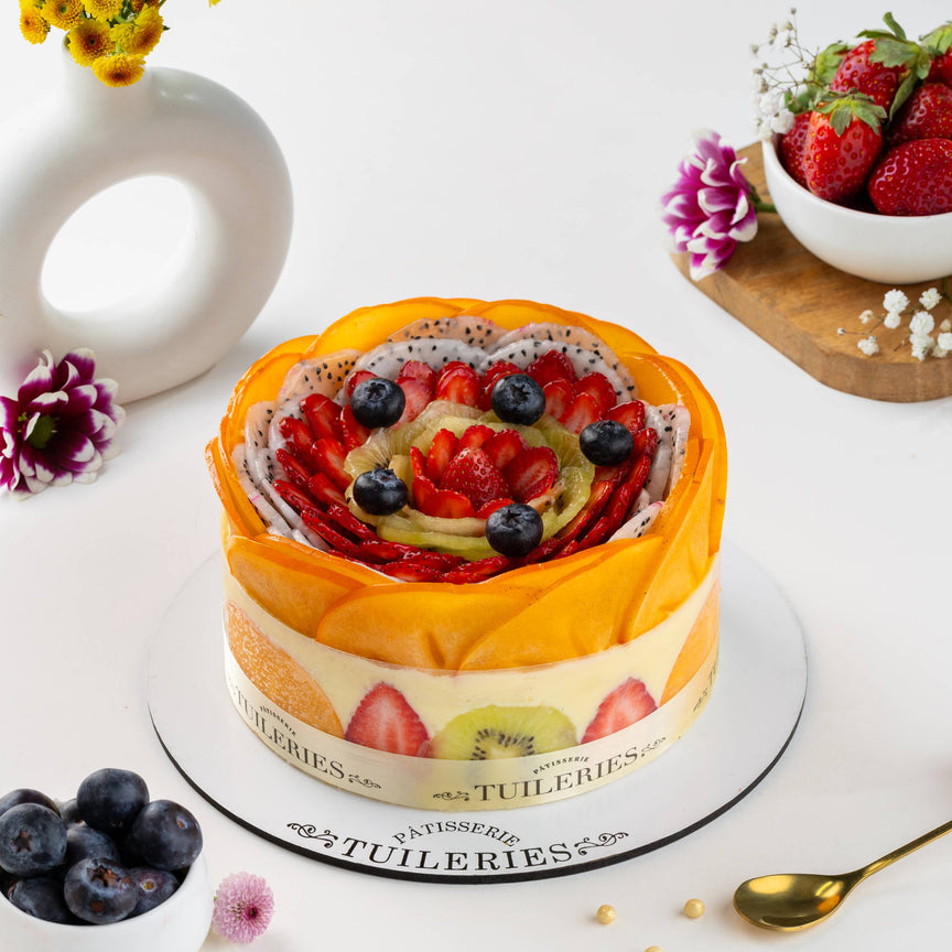Tuileries Winter Fresh Fruit Gâteau (1000 grams)