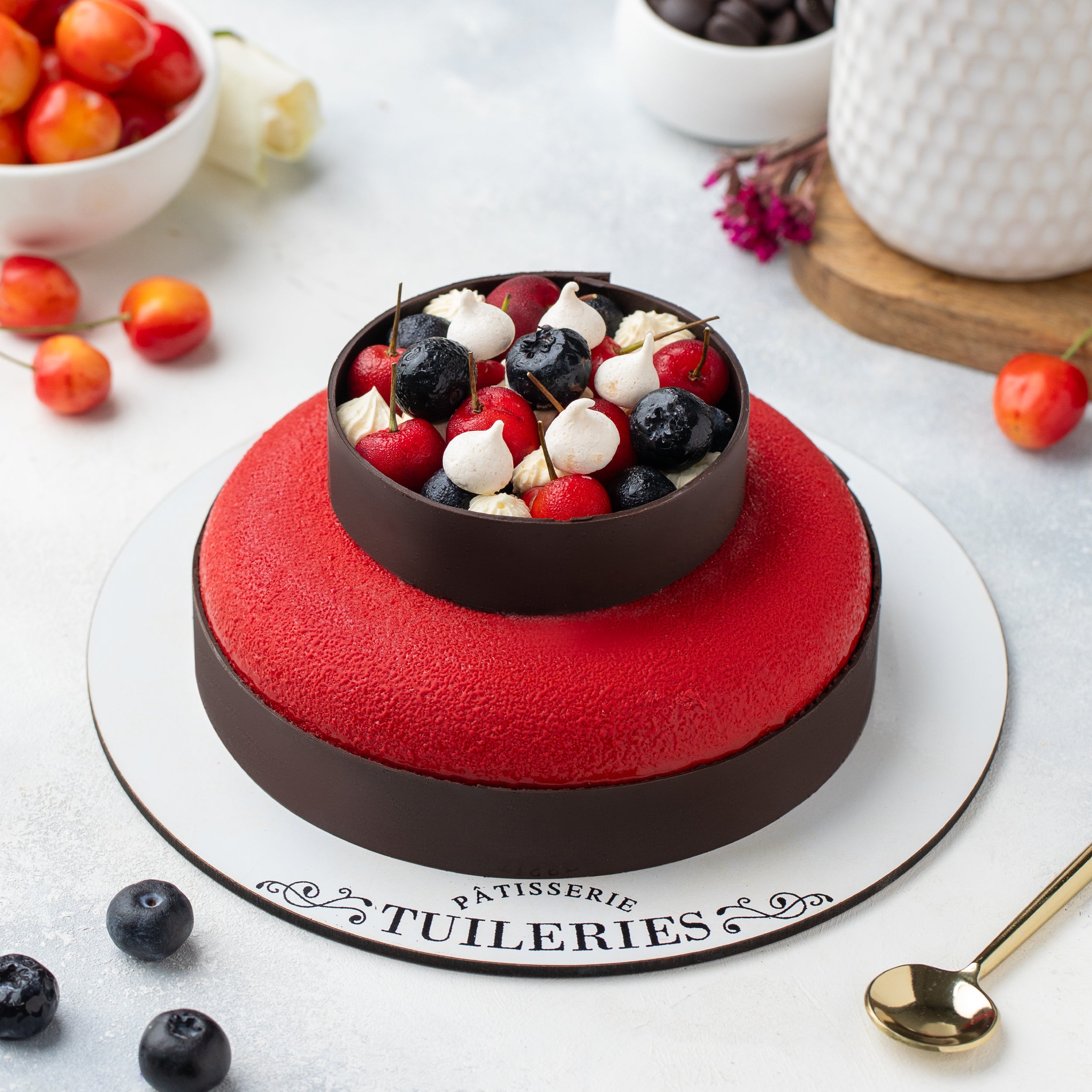 Cherry Berry Cake 1000 Grams (Tuileries Black Forest)