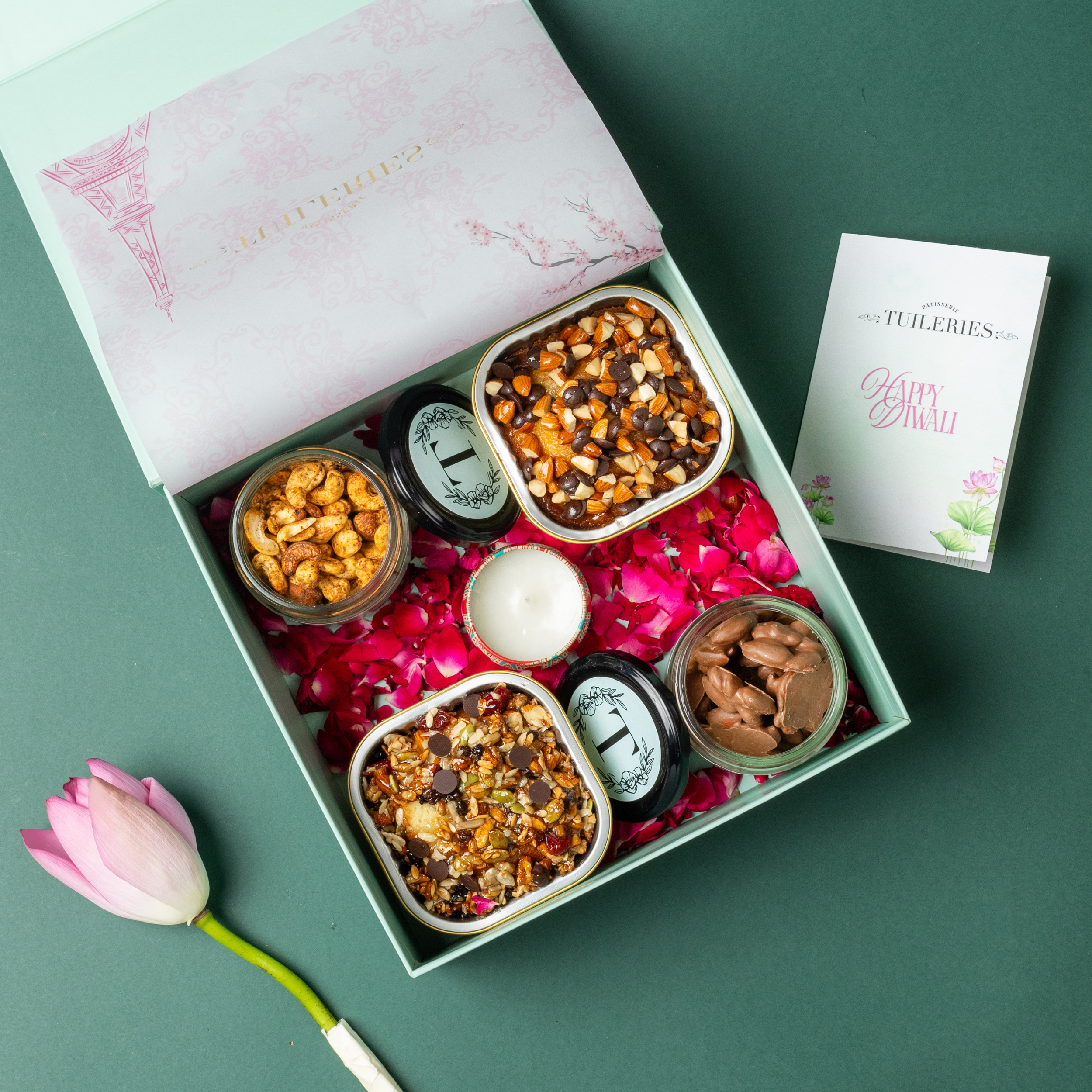 EGGLESS : Tuileries Nutty Indulgence Diwali Hamper (SMALL)