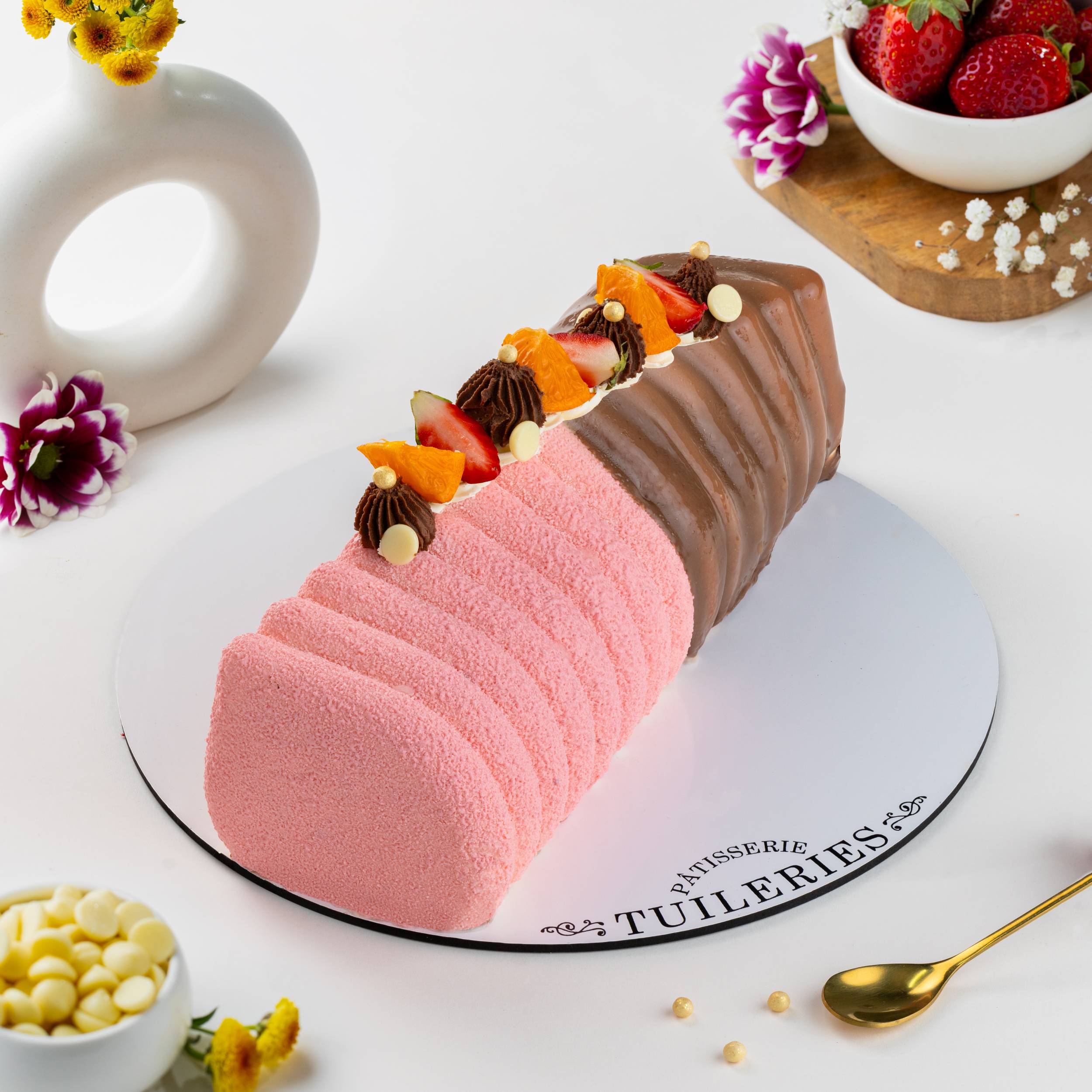 Tuileries Winter Bûche (Yule Log Cake) (1000-1100 grams)